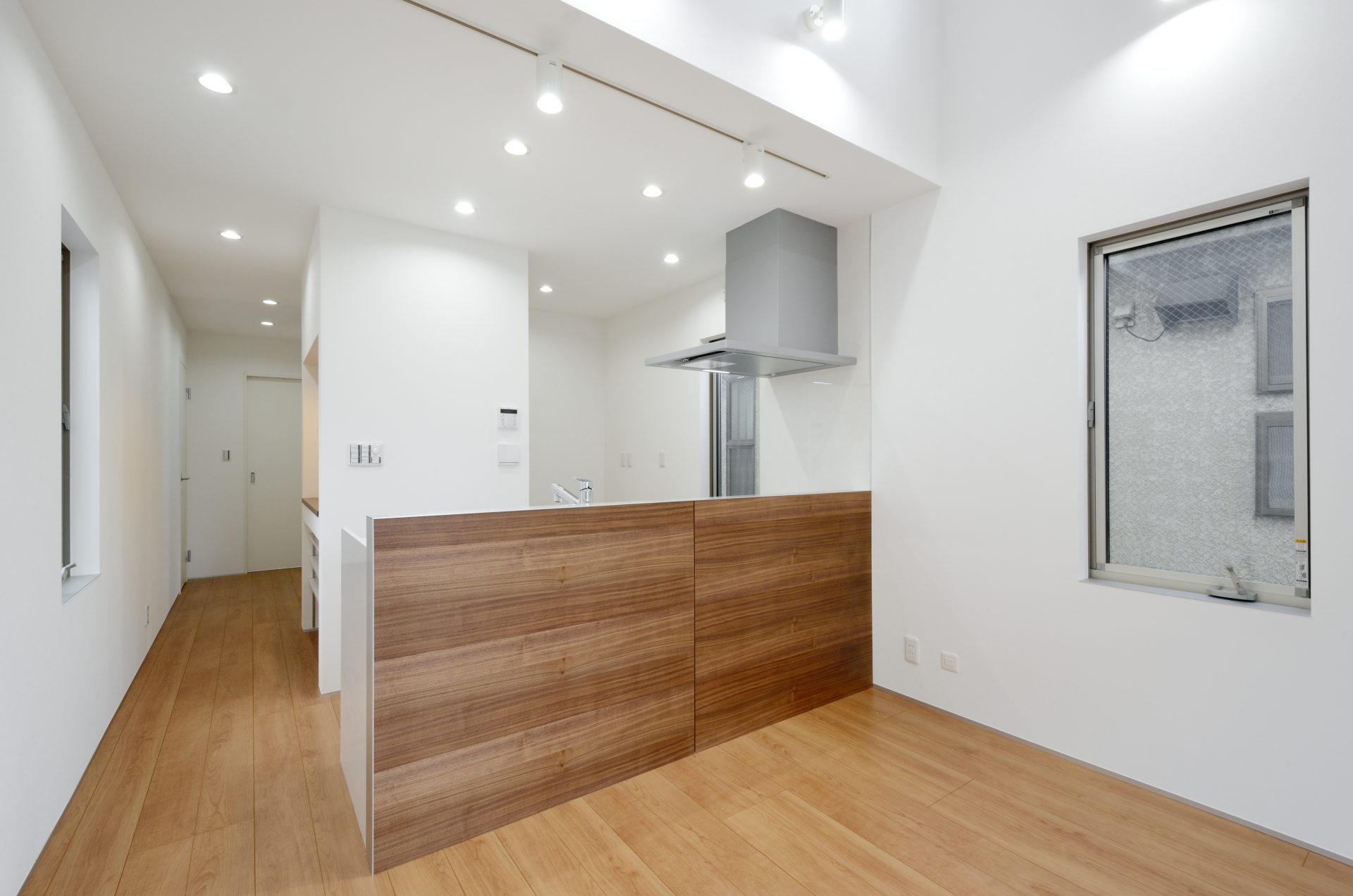 狭い土地でも広く明るい家が建ちました 細かな要望にも丁寧に対応していただき満足な家が出来ました